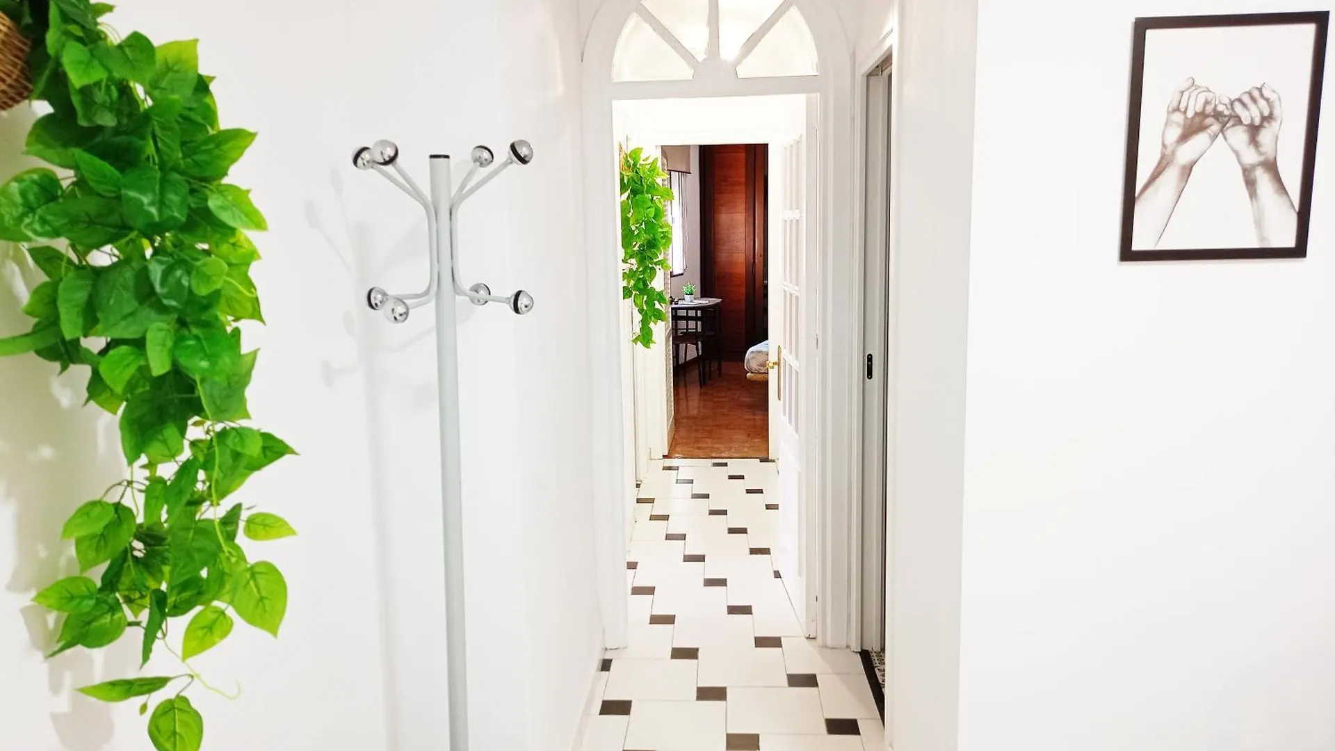 Homestay Angosta Host Apartment Malaga Spain