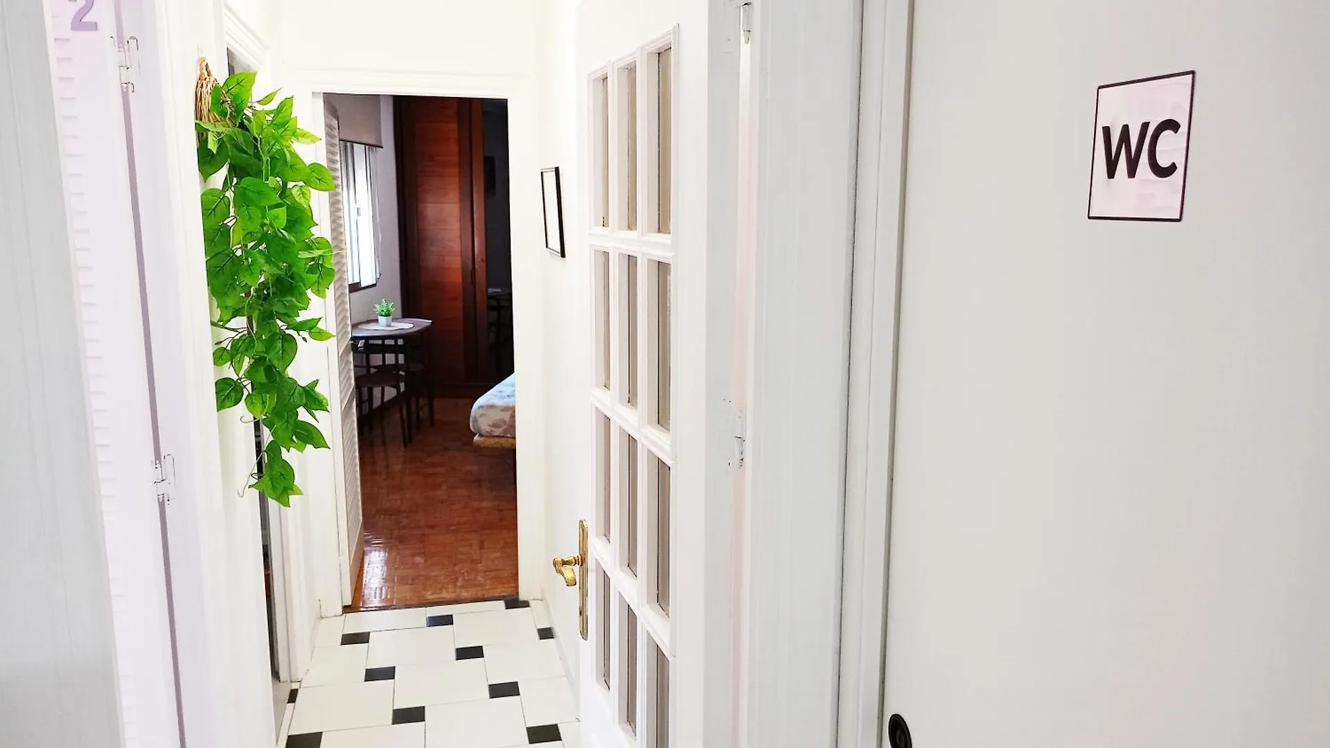 Homestay Angosta Host Apartment Malaga Spain