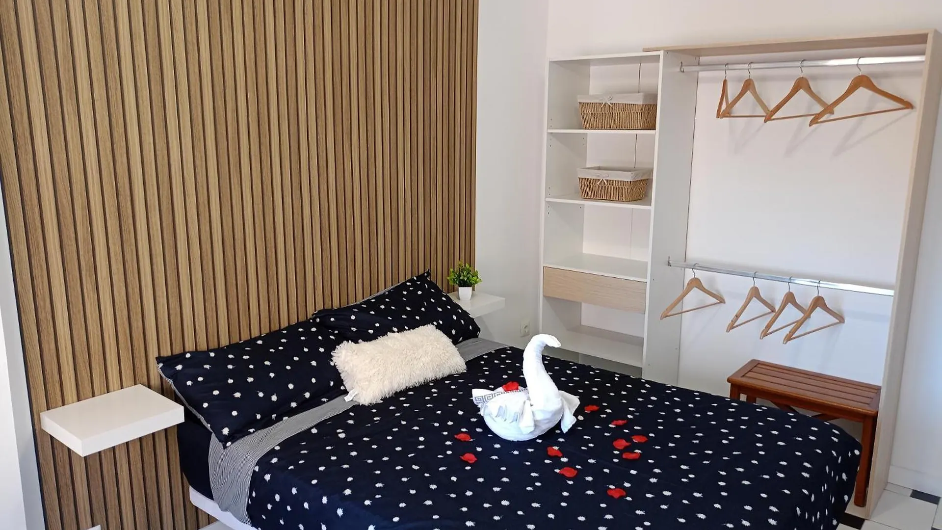Angosta Host Apartment Malaga Homestay