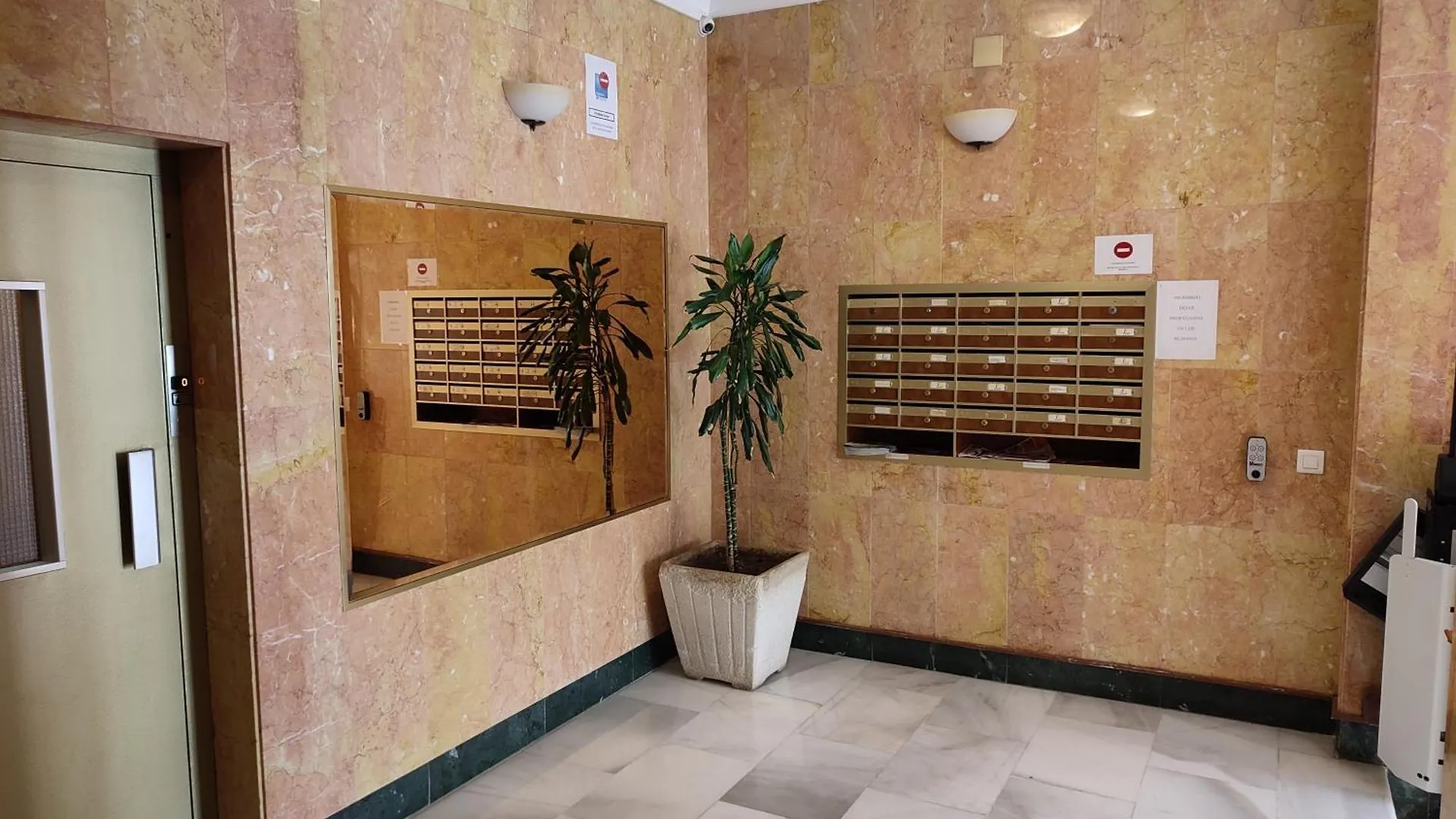 Angosta Host Apartment Malaga 0*,  Spain